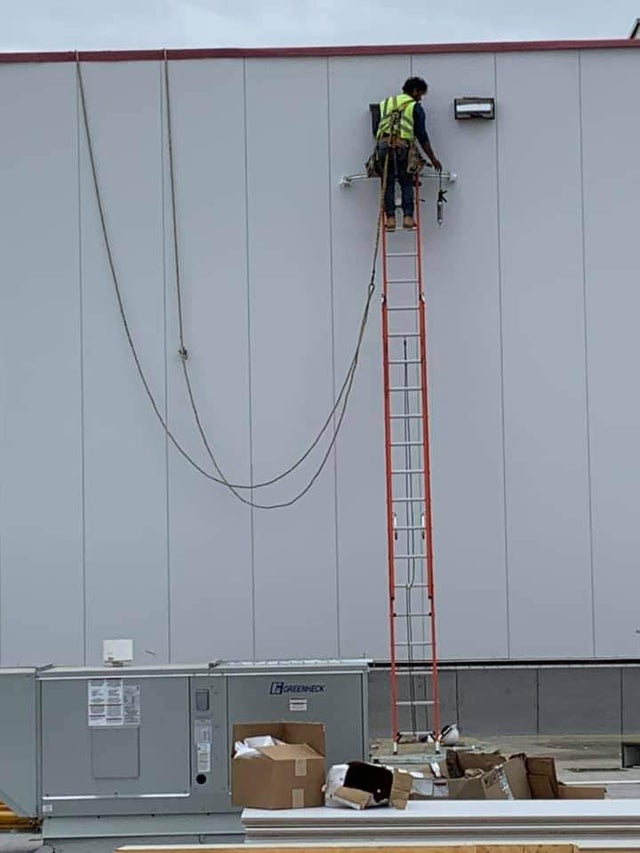 Safety Work Platform on Telehandler Safety Work Platform on Telehandler